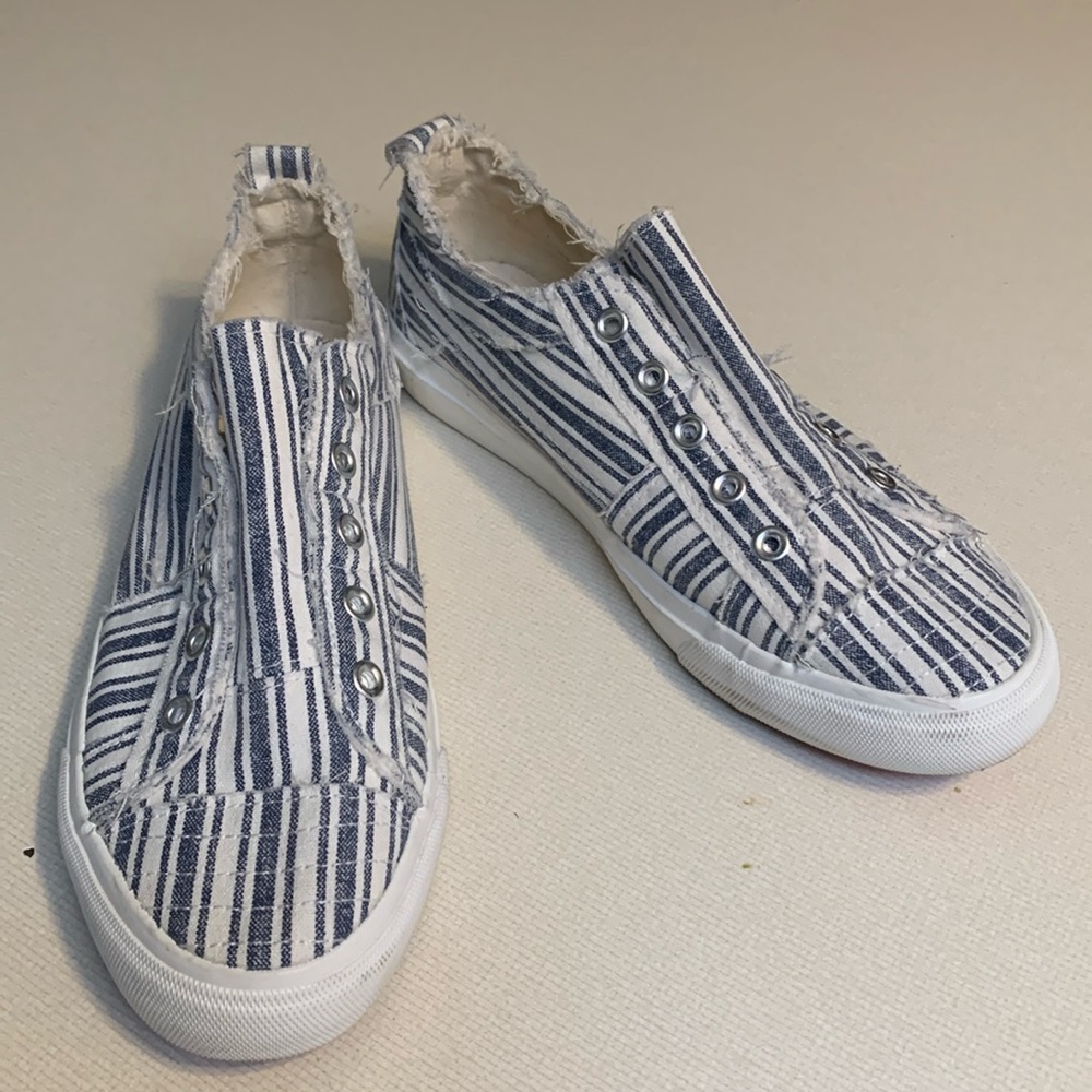 Striped Slip-On Canvas Sneakers - Navy/White